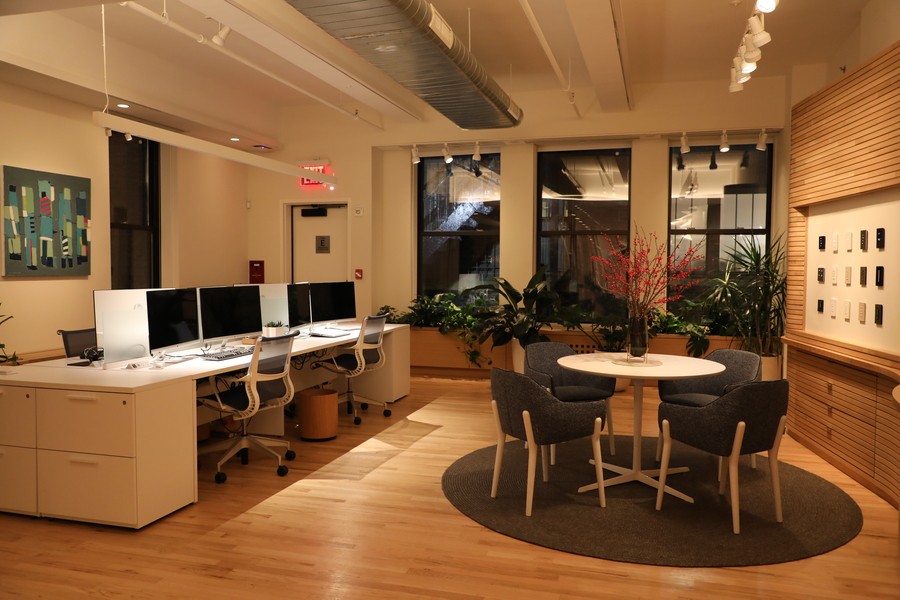 office-lighting-that-enhances-operations-improves-well-being